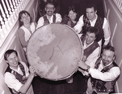 Magpie Lane 19 May 1997 - photographer Denis Kennedy - click to view larger image Magpie Lane 19 May 1997 - photographer Denis Kennedy - click to view larger image