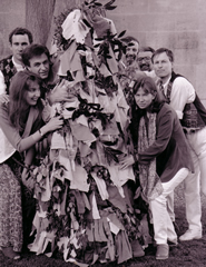 Magpie Lane 19 May 1997 - photographer Denis Kennedy - click to view larger image Magpie Lane 19 May 1997 - photographer Denis Kennedy - click to view larger image